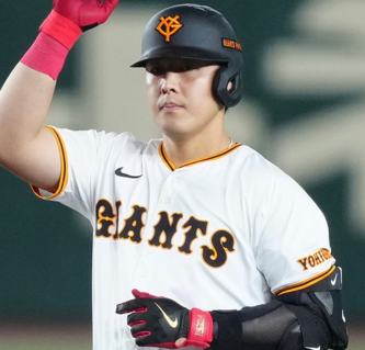 岡本和真　結婚　嫁　妻　奥さん　馴れ初め　交際　彼女　メジャー　挑戦　サポート　20歳　2016年　人柄　プロフィール　ポジティブ　性格　神奈川県出身　一般女性　2歳　年上　一目惚れ　智弁学園　小坂将商監督　巨人　WBC　村上宗隆　ホワイトソックス