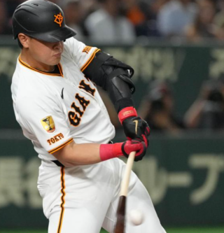 岡本和真　結婚　嫁　妻　奥さん　馴れ初め　交際　彼女　メジャー　挑戦　サポート　20歳　2016年　人柄　プロフィール　ポジティブ　性格　神奈川県出身　一般女性　2歳　年上　一目惚れ　智弁学園　小坂将商監督　巨人　WBC　村上宗隆　ホワイトソックス