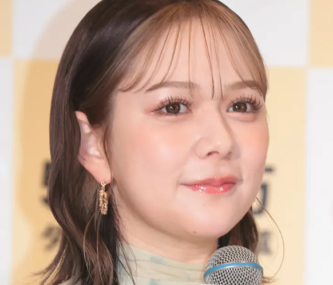 村重杏奈　顔変わった　痩せた　かわいい　色気　整形　くちびる　唇　口元　鼻　父　母　ハーフ　家族　実家