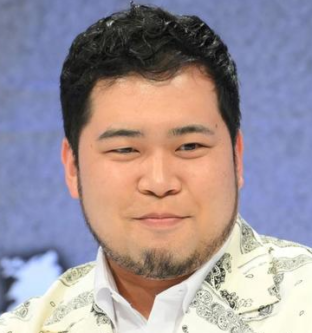 令和ロマン　松井ケムリ　金持ち　お金持ち　裕福　富豪　父　松井敏浩　役員報酬　1億8000万円　慶応大学　高比良くるま　M-1グランプリ優勝　連覇　大和証券　渋谷　松壽　家賃140万円