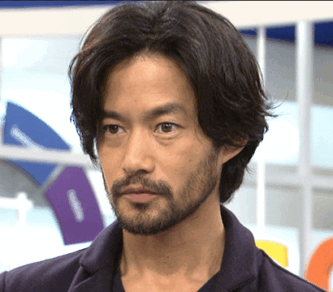 竹野内豊　結婚しない理由　倉科カナ　交際　NHK　あんぱん　独身　優柔不断　母親　サポート　同居　俳優　人気　フリーランス　プライベート