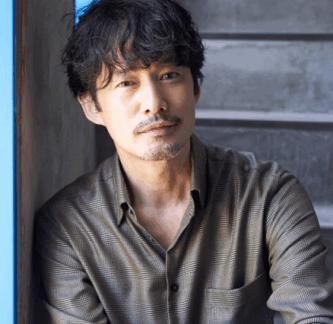 竹野内豊　結婚しない理由　倉科カナ　交際　NHK　あんぱん　独身　優柔不断　母親　サポート　同居　俳優　人気　フリーランス　プライベート