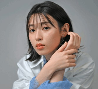 白石聖　整形　整形疑惑　顔の変化　痩せた　目　鼻　輪郭　女優　メイク　スリム　色気　大河ドラマ　NHK　2026年　豊臣兄弟　幼なじみ　直役　永野芽郁　代役出演　二股　不倫　デビュー当時　2016年　2018年　2020年　2022年　2023年　2024年　2025年　制服　高校生　体重　頬　唇