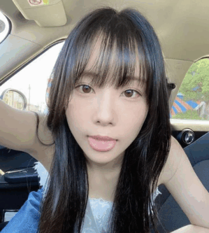 重盛さと美　かわいい　顔変わった　顔痩せ　整形　整形疑惑　韓国テイスト　メイク　シェイプアップ　めちゃイケ　レギュラー　ギャル　画像比較　眉　鼻　唇　頬　輪郭　涙袋　プロデューサー　奇跡の30代　大人　歯列矯正　フェイスライン
