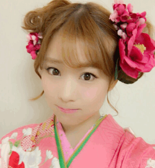 重盛さと美　かわいい　顔変わった　顔痩せ　整形　整形疑惑　韓国テイスト　メイク　シェイプアップ　めちゃイケ　レギュラー　ギャル　画像比較　眉　鼻　唇　頬　輪郭　涙袋　プロデューサー　奇跡の30代　大人　歯列矯正　フェイスライン
