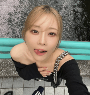 重盛さと美　かわいい　顔変わった　顔痩せ　整形　整形疑惑　韓国テイスト　メイク　シェイプアップ　めちゃイケ　レギュラー　ギャル　画像比較　眉　鼻　唇　頬　輪郭　涙袋　プロデューサー　奇跡の30代　大人　歯列矯正　フェイスライン