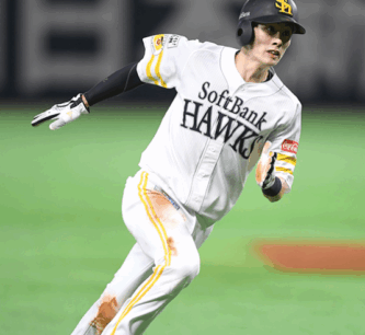 周東佑京　嫁　妻　奥さん　馴れ初め　出会い　ソフトバンク　ホークス　プロポーズ　食事会　共通の友人　結婚　子供　長男　盗塁王　タイトル　レギュラー　1番打者　盗塁