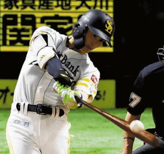 周東佑京　嫁　妻　奥さん　馴れ初め　出会い　ソフトバンク　ホークス　プロポーズ　食事会　共通の友人　結婚　子供　長男　盗塁王　タイトル　レギュラー　1番打者　盗塁