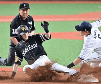 周東佑京　嫁　妻　奥さん　馴れ初め　出会い　ソフトバンク　ホークス　プロポーズ　食事会　共通の友人　結婚　子供　長男　盗塁王　タイトル　レギュラー　1番打者　盗塁