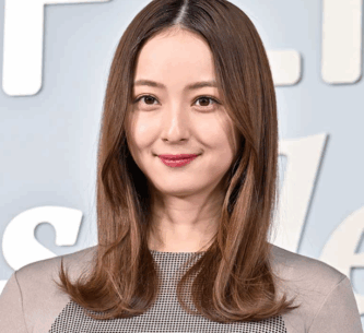 佐々木希　渡部建　離婚しない　離婚しない理由　トイレ不倫　多目的トイレ　不倫　不倫相手　遊び相手　子供　結婚生活　幸せ　地上波復帰　仕事