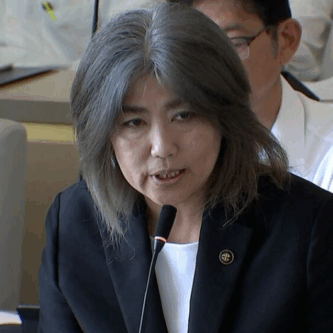 田久保真紀　田久保真紀市長　静岡　伊東市　伊東市議　伊東市長　初当選　髪型　ヘアスタイル　長髪　白髪　髪色　清潔感　信頼感　汚い　東洋大学　東洋大学法学部　卒業してない　除籍　学歴　学歴詐称　経歴　経歴詐称　辞職