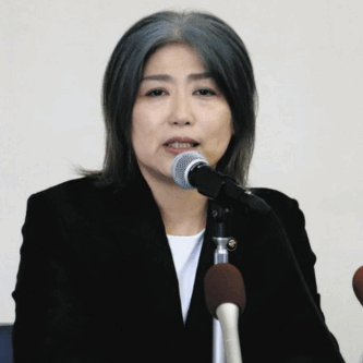 田久保真紀　田久保真紀市長　静岡　伊東市　伊東市議　伊東市長　初当選　髪型　ヘアスタイル　長髪　白髪　髪色　清潔感　信頼感　汚い　東洋大学　東洋大学法学部　卒業してない　除籍　学歴　学歴詐称　経歴　経歴詐称　辞職