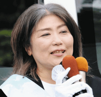 田久保真紀　田久保真紀市長　静岡　伊東市　伊東市議　伊東市長　初当選　髪型　ヘアスタイル　長髪　白髪　髪色　清潔感　信頼感　汚い　東洋大学　東洋大学法学部　卒業してない　除籍　学歴　学歴詐称　経歴　経歴詐称　辞職