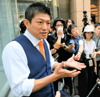神谷宗幣　参政党　代表　嫁　妻　奥村ふみ　馴れ初め　子供　3児　3人の子供　パパ　父親　少子化対策　参院選　参議院選挙　大躍進　街頭演説