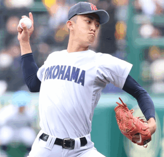 織田翔希　イケメン　横浜高校　春夏連覇　エース　先発　センバツ優勝　夏の甲子園　奥村頼人　阿部葉太　村田浩明　軟式野球　足立中学校　北九州　学ラン　制服　Tシャツ　三萩野バッティングセンター