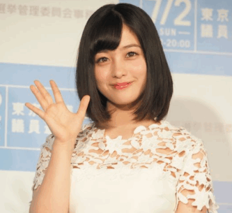 橋本環奈 顔変わった 顔の変化 痩せた かわいい かわいさ ふっくら 雰囲気変わった 女優 おむすび 奇跡の1枚 年齢 色気 品格 垢抜け 大人 体型 引き締まった アゴ シュッとした 役作り 加齢