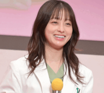 橋本環奈　顔変わった　顔の変化　痩せた　かわいい　かわいさ　ふっくら　雰囲気変わった　女優　おむすび　奇跡の1枚　年齢　色気　品格　垢抜け　大人　体型　引き締まった　アゴ　シュッとした　役作り　加齢