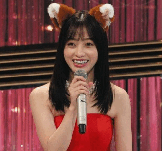 橋本環奈 顔変わった 顔の変化 痩せた かわいい かわいさ ふっくら 雰囲気変わった 女優 おむすび 奇跡の1枚 年齢 色気 品格 垢抜け 大人 体型 引き締まった アゴ シュッとした 役作り 加齢