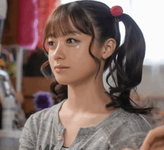 橋本環奈 顔変わった 顔の変化 痩せた かわいい かわいさ ふっくら 雰囲気変わった 女優 おむすび 奇跡の1枚 年齢 色気 品格 垢抜け 大人 体型 引き締まった アゴ シュッとした 役作り 加齢
