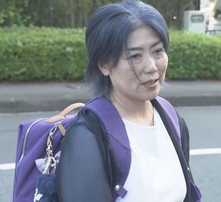 田久保真紀　田久保真紀市長　伊東市　リュック　バッグ　推しの子　アニメ好き　紫　スズキ　スイフト　不信任決議案　市議会解散　市議選　失職　髪型　白髪　長髪　ブランド　サイズ　形　価格　リーズナブル　ace.