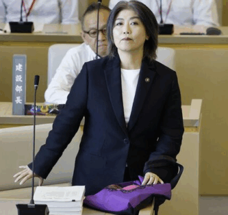 田久保真紀　田久保真紀市長　伊東市　リュック　バッグ　推しの子　アニメ好き　紫　スズキ　スイフト　不信任決議案　市議会解散　市議選　失職　髪型　白髪　長髪　ブランド　サイズ　形　価格　リーズナブル　ace.