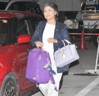 田久保真紀　田久保真紀市長　伊東市　リュック　バッグ　推しの子　アニメ好き　紫　スズキ　スイフト　不信任決議案　市議会解散　市議選　失職　髪型　白髪　長髪　ブランド　サイズ　形　価格　リーズナブル　ace.
