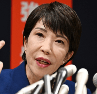 高市早苗　顔が怖い　顔の怖さ　自民党　総理大臣　石破茂　小泉進次郎　女性初の総理大臣　笑顔　ボコボコ顔　顔がボコボコ　目つきが怖い　ストレス　年齢　野心家　総裁選出馬