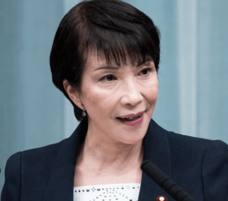 高市早苗　顔が怖い　顔の怖さ　自民党　総理大臣　石破茂　小泉進次郎　女性初の総理大臣　笑顔　ボコボコ顔　顔がボコボコ　目つきが怖い　ストレス　年齢　野心家　総裁選出馬