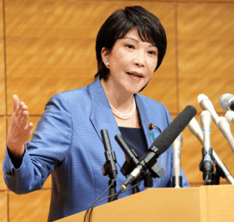 高市早苗　顔が怖い　顔の怖さ　自民党　総理大臣　石破茂　小泉進次郎　女性初の総理大臣　笑顔　ボコボコ顔　顔がボコボコ　目つきが怖い　ストレス　年齢　野心家　総裁選出馬