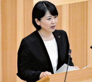 小川晶　小川晶市長　ダブル不倫　独身　公人　公務員　内縁の夫　内縁の旦那　年齢　経歴　性格　一般人　人物像　10年以上　半同棲　事実婚　婚姻関係　前橋市　前橋市長　部下　幹部職員　妻帯者　妻子持ち　ラブホ　密会　不倫　不倫相手　誰　相談　打ち合わせ　かわいい　モテる　42歳　かわいらしい　色気　中央大学　法学部　弁護士　資格　柴崎徹　58歳　副参事　16歳差　立花孝志