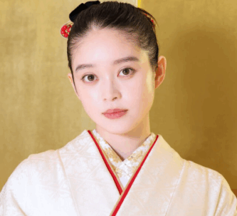 髙石あかり　髙石あかり　整形　整形疑惑　顔変わった　目　クマ　涙袋　二重　口元　鼻筋　鼻　頬　小顔　顎　輪郭　フェイスライン　かわいい　キュート　色気　大人　画像比較　メイク　照明　光　脂肪　矯正　ばけばけ　NHK　連続テレビ小説　ヒロイン　松野トキ