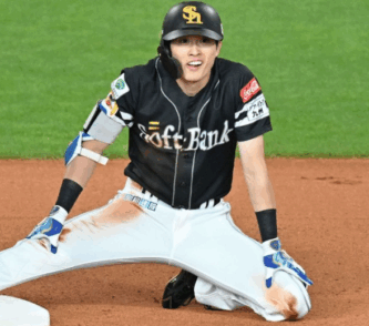 周東佑京　歯　歯が綺麗　歯がキレイ　歯が白い　歯がかわいい　イケメン　歯の矯正　ホワイトニング　ソフトバンク　侍ジャパン　WBC　日本シリーズ　盗塁　育成選手　歯並び　支配下登録　第一印象　好印象　清潔感