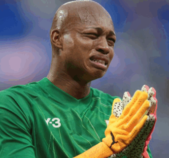 小久保玲央ブライアン　髪の毛　髪　髪型　円形脱毛症　病気　スキンヘッド　清潔感　サッカー　日本代表　シントトロイデン　柏レイソル　ゴールキーパー　GK　守護神　ワールドカップ　キリンチャレンジカップ　スタメン　森保一　憧れの選手　テア・シュテーゲン　大久保嘉人　フランサ　父親　お父さん　ヘアスタイル　いつから　坊主　柏レイソルU-15　中学生　中学生年代　ジュニアユース