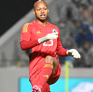 小久保玲央ブライアン　髪の毛　髪　髪型　円形脱毛症　病気　スキンヘッド　清潔感　サッカー　日本代表　シントトロイデン　柏レイソル　ゴールキーパー　GK　守護神　ワールドカップ　キリンチャレンジカップ　スタメン　森保一　憧れの選手　テア・シュテーゲン　大久保嘉人　フランサ　父親　お父さん　ヘアスタイル　いつから　坊主　柏レイソルU-15　中学生　中学生年代　ジュニアユース