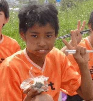 小久保玲央ブライアン　髪の毛　髪　髪型　円形脱毛症　病気　スキンヘッド　清潔感　サッカー　日本代表　シントトロイデン　柏レイソル　ゴールキーパー　GK　守護神　ワールドカップ　キリンチャレンジカップ　スタメン　森保一　憧れの選手　テア・シュテーゲン　大久保嘉人　フランサ　父親　お父さん　ヘアスタイル　いつから　坊主　柏レイソルU-15　中学生　中学生年代　ジュニアユース