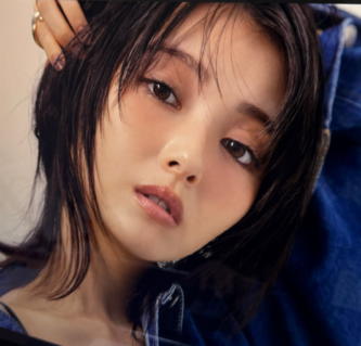 浜辺美波　顔の変化　顔変わった　整形　疑惑　顔痩せ　ダイエット　痩身　メイク　NHK　大河ドラマ　豊臣兄弟！　寧々　別人　見た目　成長　色気　大人　垢抜け　頬がこける　画像比較　国民的女優　紅白歌合戦　司会　ほどなく、お別れです　目黒蓮