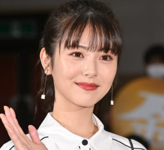 浜辺美波　顔の変化　顔変わった　整形　疑惑　顔痩せ　ダイエット　痩身　メイク　NHK　大河ドラマ　豊臣兄弟！　寧々　別人　見た目　成長　色気　大人　垢抜け　頬がこける　画像比較　国民的女優　紅白歌合戦　司会　ほどなく、お別れです　目黒蓮