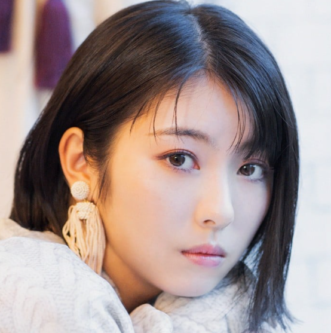 浜辺美波　顔の変化　顔変わった　整形　疑惑　顔痩せ　ダイエット　痩身　メイク　NHK　大河ドラマ　豊臣兄弟！　寧々　別人　見た目　成長　色気　大人　垢抜け　頬がこける　画像比較　国民的女優　紅白歌合戦　司会　ほどなく、お別れです　目黒蓮