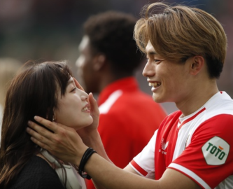 上田綺世 嫁 妻 奥さん 由布菜月 モデル YouTuber プロフィール 馴れ初め 出会い 友達の友達 食事会 きっかけ オランダ フェイエノールト 鹿島アントラーズ 鹿島学園 サッカー ワールドカップ カタール 東京オリンピック ゴール フォワード 夫 旦那 好きなところ 性格 ポジティブ 結婚 妊娠 ご懐妊 ベルギー アスリートフードマイスター 資格取得 子供