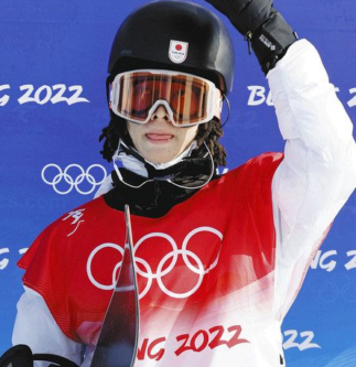 平野歩夢 スノーボード ハーフパイプ スケートボード 金メダル 銀メダル 3大会連続メダル 嫁 妻 奥さん 妊娠 馴れ初め 出会い 年上女性 一般女性 妊娠 第一子 子供 性格 結婚 新潟県 村上市