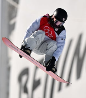 平野歩夢 スノーボード ハーフパイプ スケートボード 金メダル 銀メダル 3大会連続メダル 嫁 妻 奥さん 妊娠 馴れ初め 出会い 年上女性 一般女性 妊娠 第一子 子供 性格 結婚 新潟県 村上市