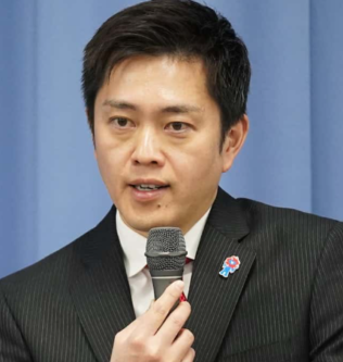 吉村洋文 妻 嫁 奥さん 洋子さん 大阪府知事 大阪市長 政治家 日本維新の会 大阪維新の会 結婚 馴れ初め 合コン 出会い アプローチ 子供 娘 双子 息子 大阪都構想 職歴 キャビンアテンダント 元CA 北海道出身 出直し選挙