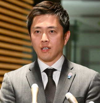 吉村洋文 妻 嫁 奥さん 洋子さん 大阪府知事 大阪市長 政治家 日本維新の会 大阪維新の会 結婚 馴れ初め 合コン 出会い アプローチ 子供 娘 双子 息子 大阪都構想 職歴 キャビンアテンダント 元CA 北海道出身 出直し選挙