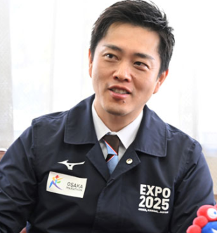 吉村洋文 妻 嫁 奥さん 洋子さん 大阪府知事 大阪市長 政治家 日本維新の会 大阪維新の会 結婚 馴れ初め 合コン 出会い アプローチ 子供 娘 双子 息子 大阪都構想 職歴 キャビンアテンダント 元CA 北海道出身 出直し選挙