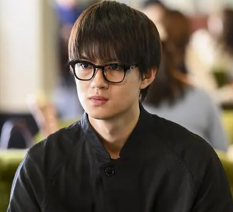 佐野勇斗　痩せた　顔痩せ　激痩せ　顔変わった　激変　ミルク　M!LK　ぐるナイ　ぐるぐるナインティ　日テレ　ゴチ　新メンバー　倉科カナ　イケメン　フェイスライン　大人の色気　ドラゴン桜　TOKYO MER　主演　垢抜け　顔立ち　テッパチ　NHK　連続テレビ小説　おむすび　頬肉　脂肪　目　口元　顎　シュッとした