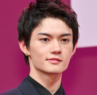 佐野勇斗　痩せた　顔痩せ　激痩せ　顔変わった　激変　ミルク　M!LK　ぐるナイ　ぐるぐるナインティ　日テレ　ゴチ　新メンバー　倉科カナ　イケメン　フェイスライン　大人の色気　ドラゴン桜　TOKYO MER　主演　垢抜け　顔立ち　テッパチ　NHK　連続テレビ小説　おむすび　頬肉　脂肪　目　口元　顎　シュッとした